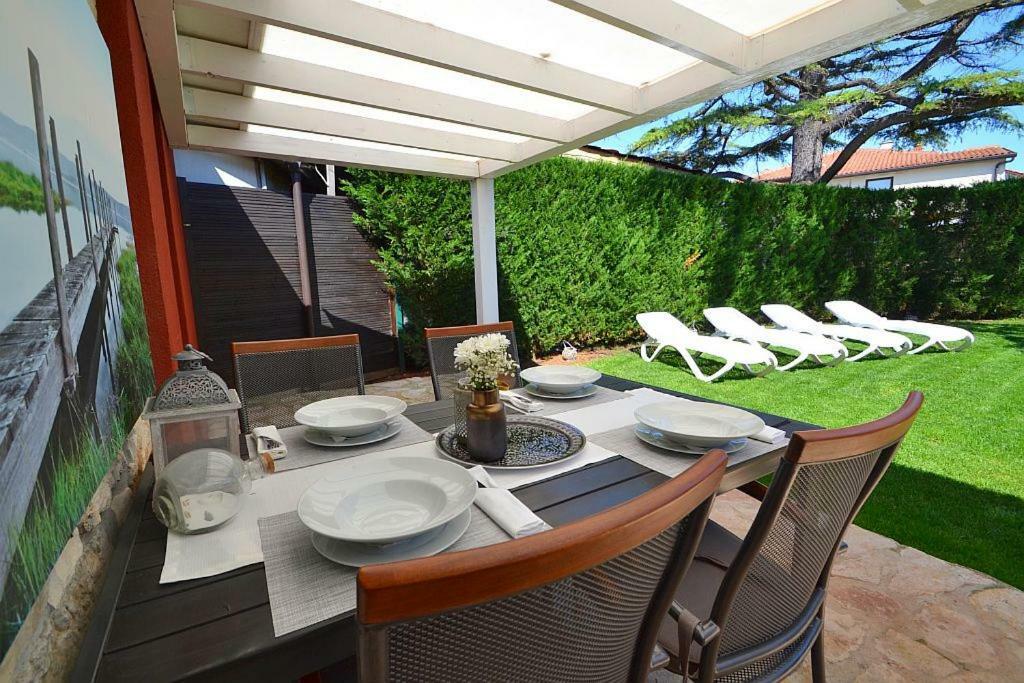 Villa Giardin Novigrad  Exterior photo